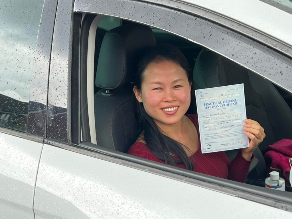 Wen passed her driving test after taking automatic driving lessons in Worcester.