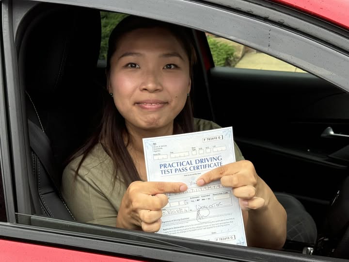 Mei passed her driving test after taking automatic driving lessons in Worcester.