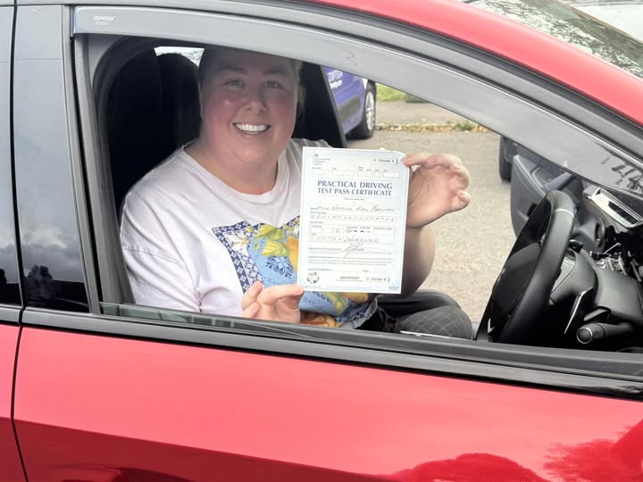 Natasha passed her driving test after taking automatic driving lessons in Worcester.